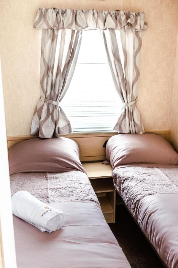 Villa Kings Caravan - Family Groups Only - Very Quiet Park Skegness Exterior foto